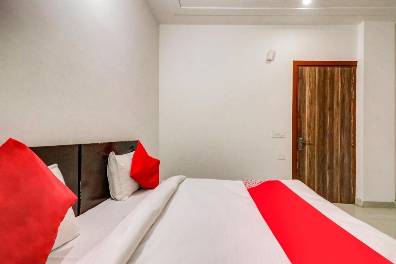 Hotel Oyo 71597 The Shivaay Residency Gurgaon Exterior foto